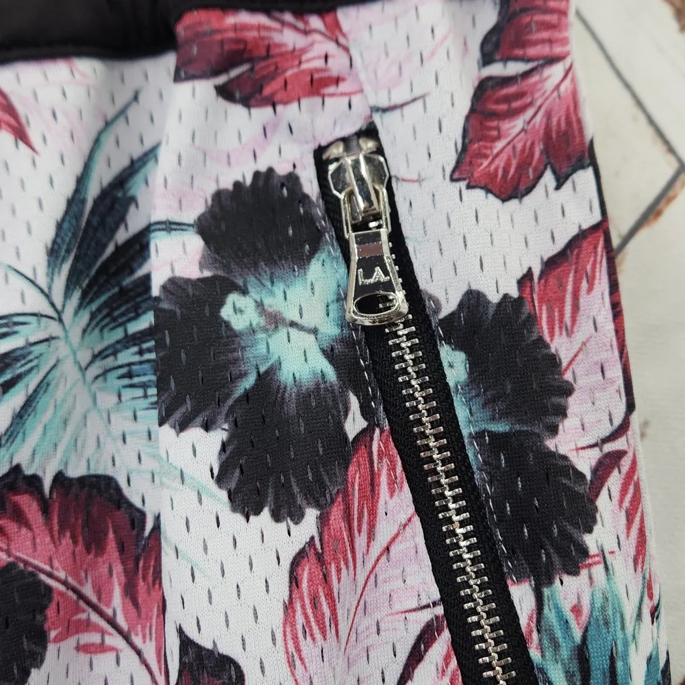 Lifted Anchors Floral Basket Ball Shorts‎